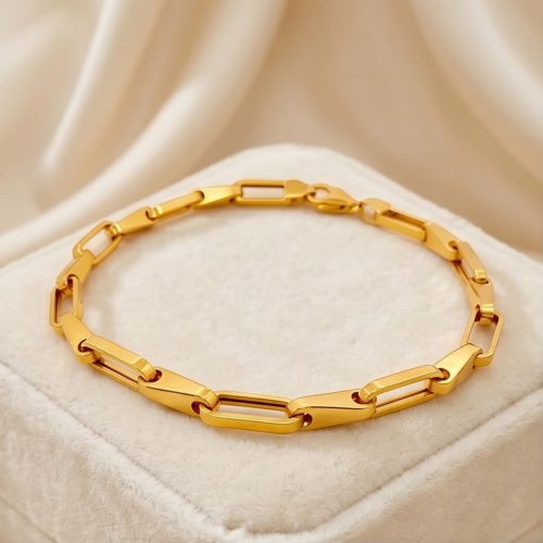 Discover Modern 21K Gold Fine Link Bracelets at Bafleh Jewellery.
