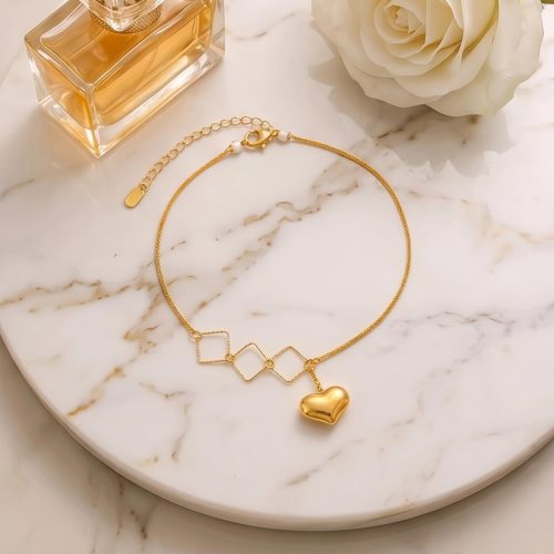 Elegant 18K Gold Rhombus Link Heart Charm Bracelet
