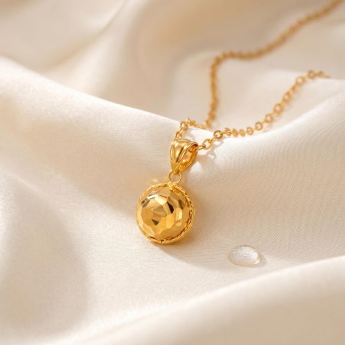 Minimal Round Pendant Necklace in 18K Gold | Bafleh Jewellery