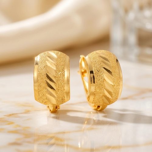 Celebrate with 18k Gold Earrings: A Gift to Cherish