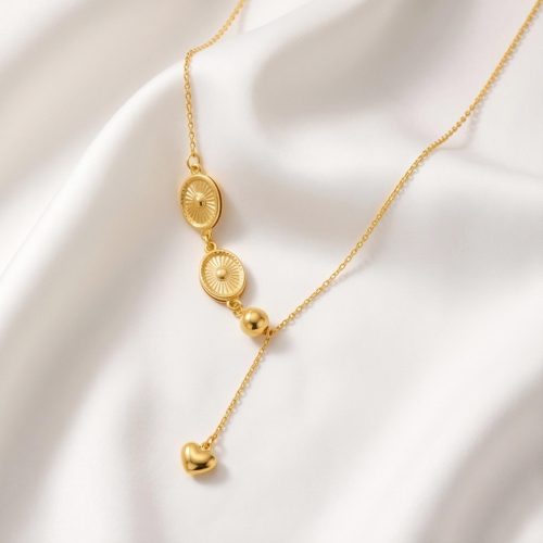 Contemporary 18K Gold Necklace in a Timeless Design