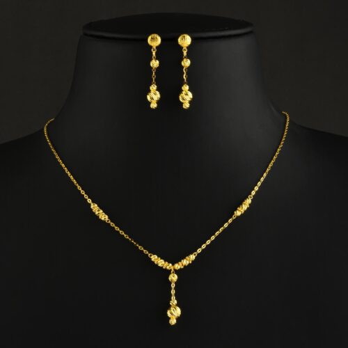 Bafleh?s 22kt Lightweight Gold Necklace Set ? Because Elegance Should Never Weigh You Down