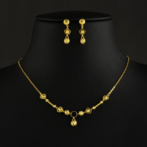 Unmatched Elegance in Every Strand ? Bafleh?s Lightweight 22kt Gold Necklace Set for the Contemporary Woman