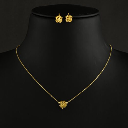 Delicately Designed in Pure 22kt Gold ? Bafleh?s Lightweight Necklace Set Blends Tradition and Innovation