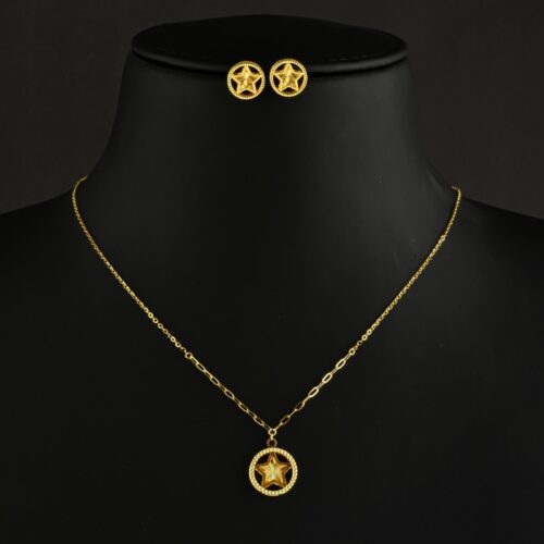 A Light Touch of Gold, A Lifetime of Beauty ? Bafleh Jewellery?s Signature Lightweight 22kt Gold Necklace Set