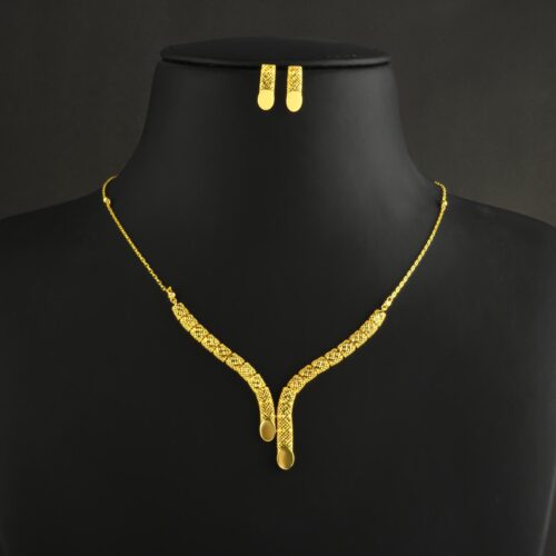 Gracefully Crafted in 22kt Gold ? Explore Bafleh Jewellery?s Lightweight Necklace Set Designed for Everyday Glamour