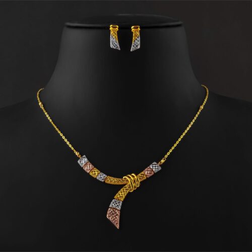Multi-Tone Masterpieces: 22K Gold Necklace Sets in Modern And Luxurious Look
