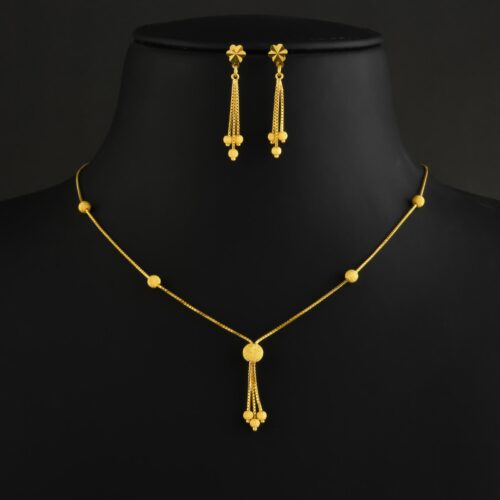 Celebrate Radiant Femininity with the Artistry of Bafleh?s Lightweight 22kt Gold Necklace Set