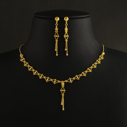 Delicate Yet Dazzling ? Bafleh Jewellery Presents the Ultimate Lightweight 22kt Gold Necklace for Modern Women