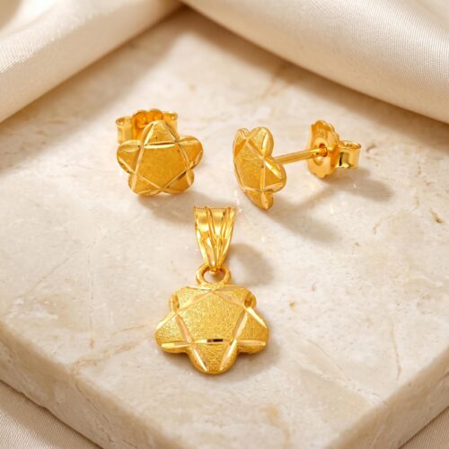 Bafleh Jewellery 21K Gold Flower Pendant and Stud Earring Set