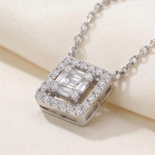 Everyday Glamour: Lightweight Diamond Necklace to Elevate Your Look