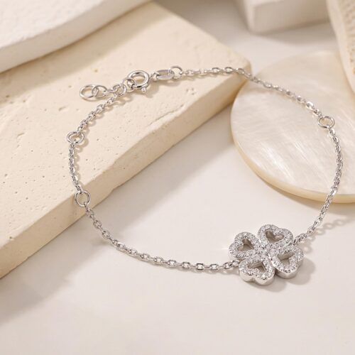 Stunning 18K White Gold Heart Bracelet with Authentic Natural Diamonds