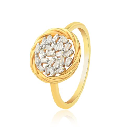 Shine in Every Angle: RoundCut Diamond Ring in Yellow Gold