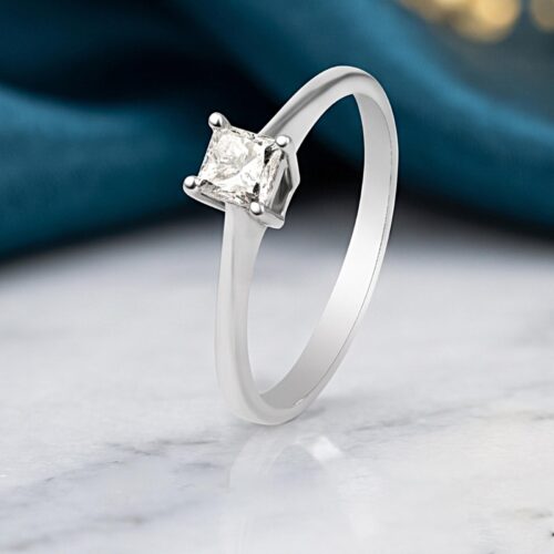 Luxury Meets Brilliance: 18K White Gold Natural Diamond Ring for Every Special Moment
