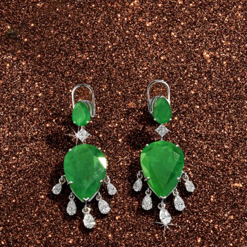 🌟 Bafleh Eid Special: Diamond Earrings Come with Free Gold Surprises!