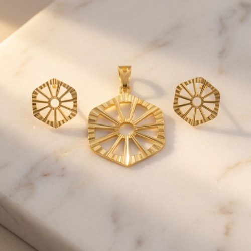 Radiant 18K Gold Pendant Set Crafted to Enhance Your Natural Beauty with Subtle Luxury
