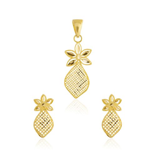 Elegant 18K Gold Pendant Set Perfect for Gifting and Cherishing Precious Moments