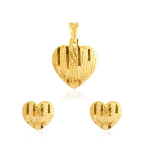 Exquisite 18K Gold Pendant Set Showcasing the Perfect Blend of Tradition and Modern Design
