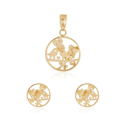 Sophisticated 18K Gold Pendant Set from Bafleh Jewellery with a Lustrous and Refined Appeal