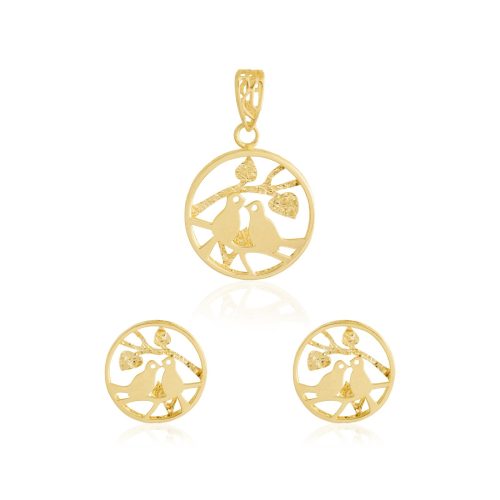 Timeless 18K Gold Pendant Set Offering Classic Style with a Contemporary Touch