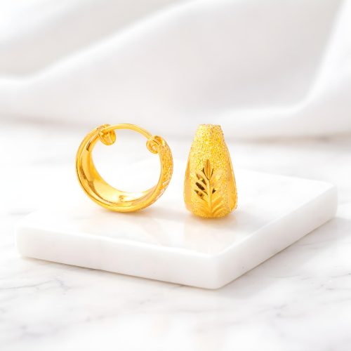 Discover timeless elegance with exquisitely crafted 22K gold earrings by Bafleh Jewellery