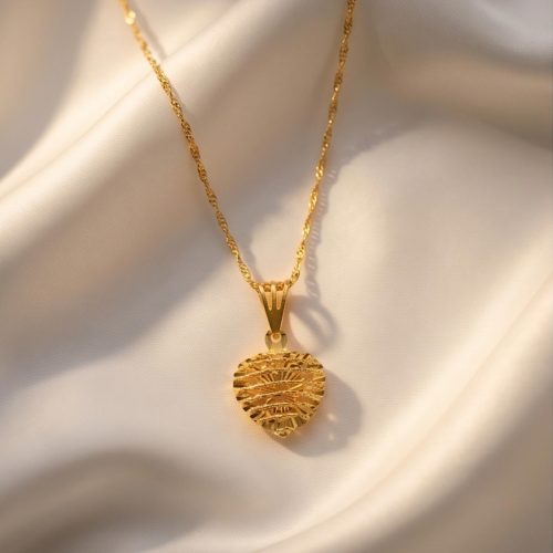 22kt Gold Heart Necklaces: Where Luxury Meets Love