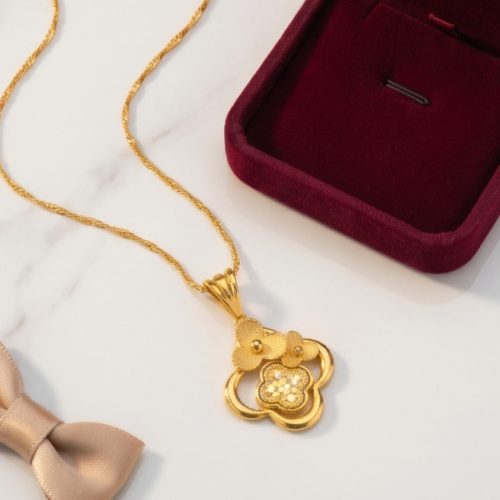 Celebrate Elegance with 22K Gold Necklace by Bafleh Jewellery – Designed to Define Your Unique Style Statement