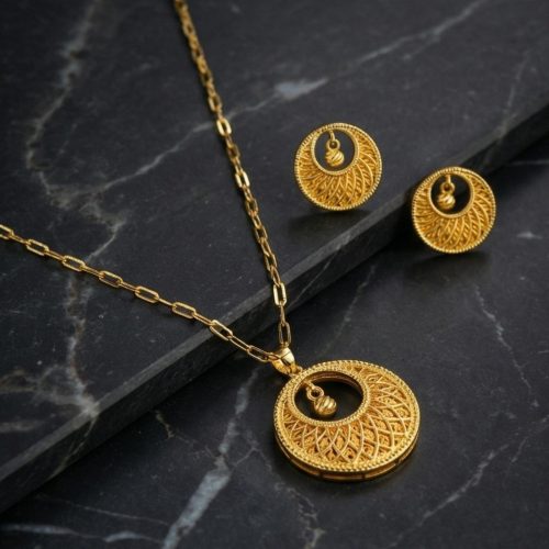 Luxury That Doesn't Weigh You Down Bafleh's Exquisite Lightweight 22kt Gold Necklace Set