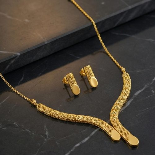 Gracefully Crafted in 22kt Gold : Explore Bafleh Jewellery's Lightweight Necklace Set Designed for Everyday Glamour