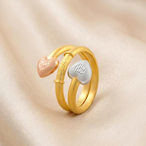 Timeless Elegance: 18K Gold Heart-Shaped Ring