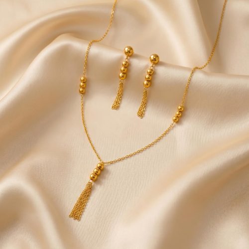 Everyday Elegance in 22kt Gold : Discover Bafleh Jewellery's Gracefully Lightweight Necklace Set