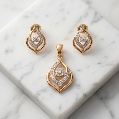 Radiant Beauty in 18K Rose Gold Diamond Pendant Set Collection
