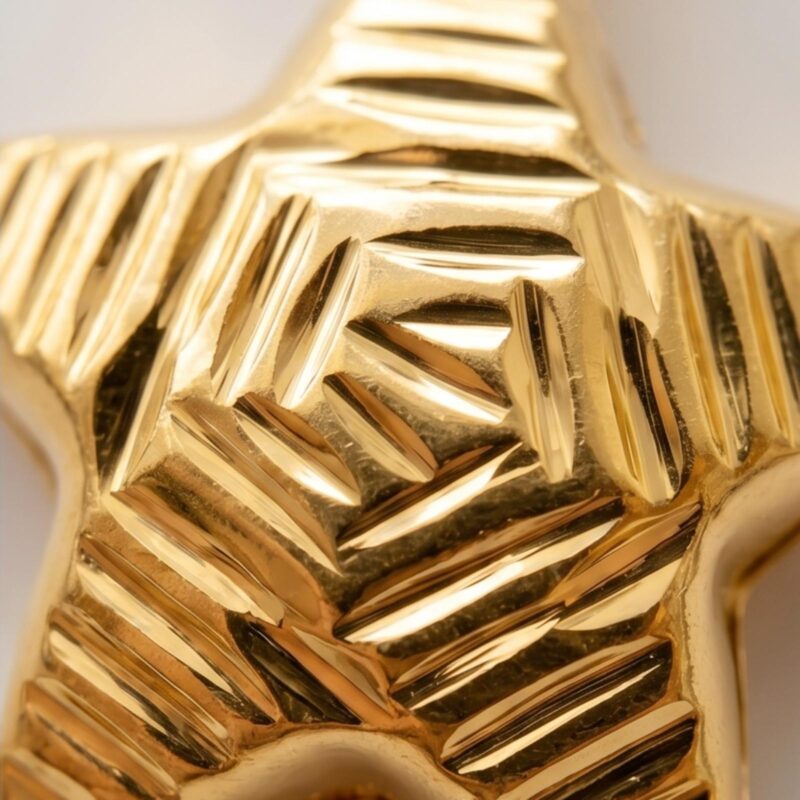 Alternative view of Elegant Star Shape Necklace in 18K Gold | Bafleh Jewellery Collection