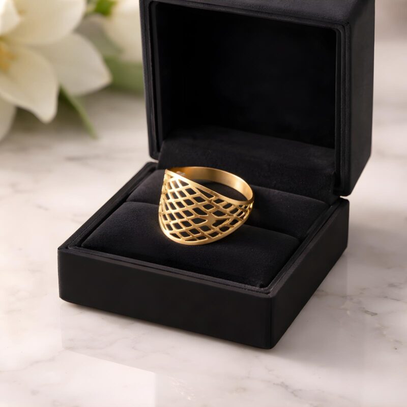 Stunning 18K Lightweight Gold Rings Crafted for Timeless Luxury
