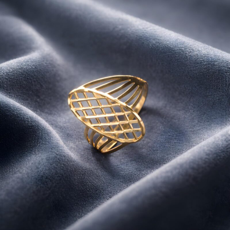 A Signature Expression of Effortless Luxury 18K Lightweight Gold Rings