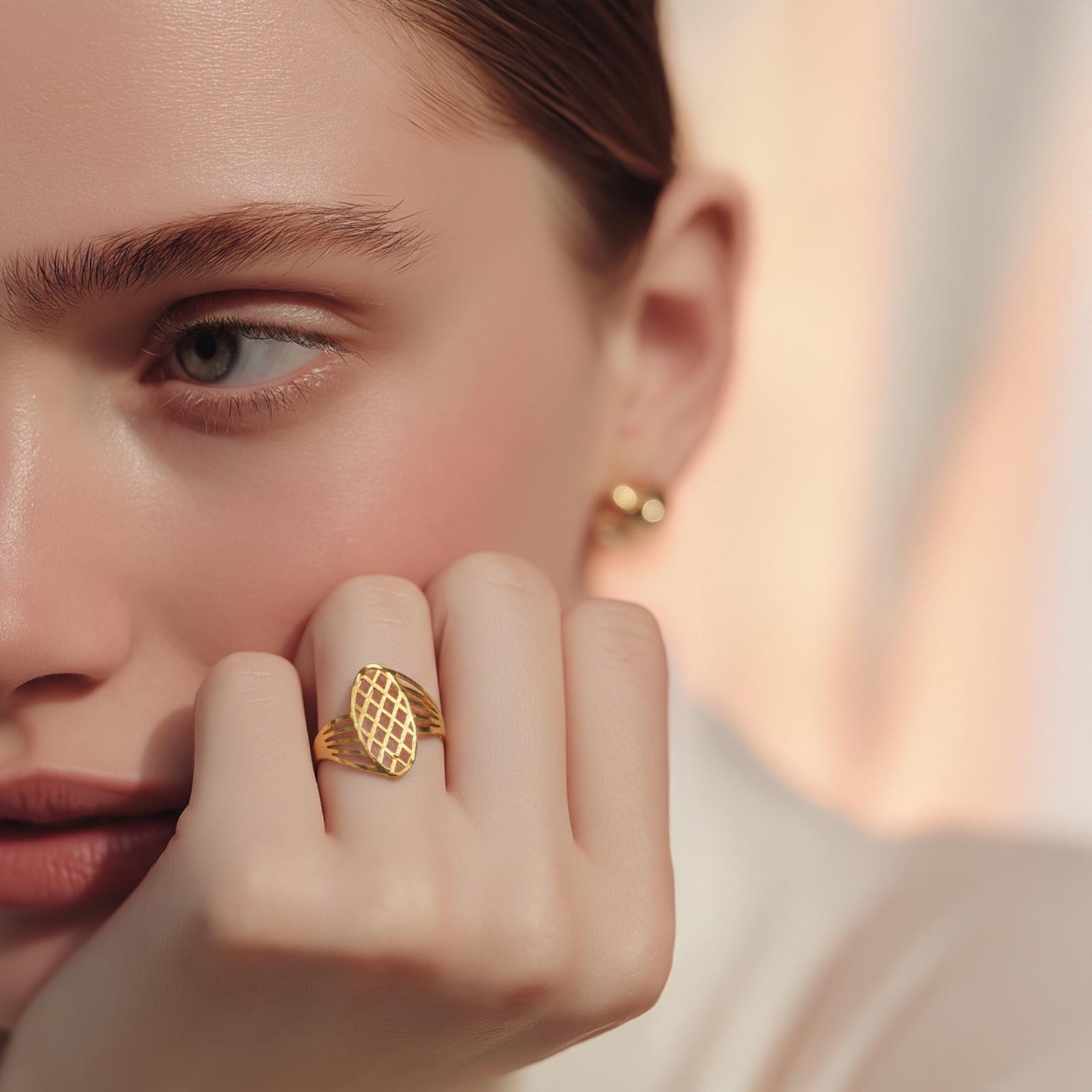 A Signature Expression of Effortless Luxury 18K Lightweight Gold Rings - Image 2
