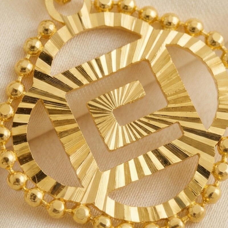 Alternative view of Premium 18K Gold Pendant Set Designed with Attention to Detail and Superior Craftsmanship