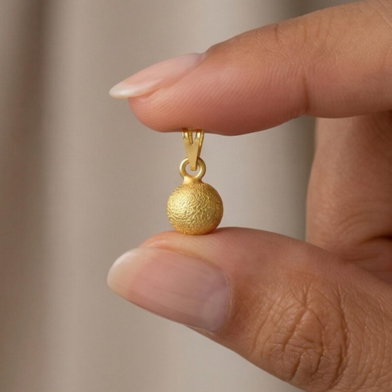 Alternative view of Sophisticated 18K Gold Pendant Set Crafted to Deliver Lasting Shine and Beauty