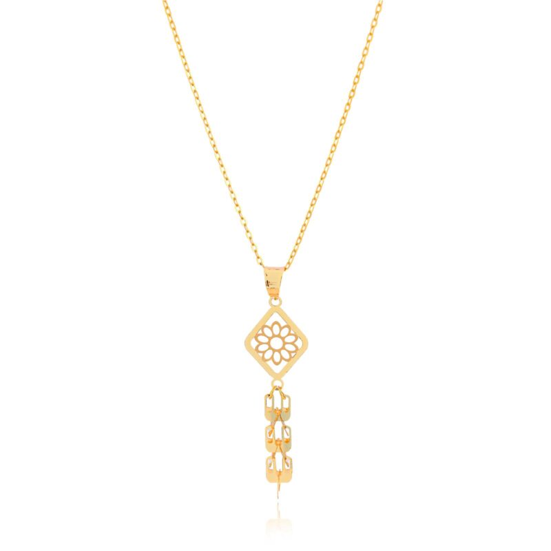 Shimmer in 21kt Gold Necklaces