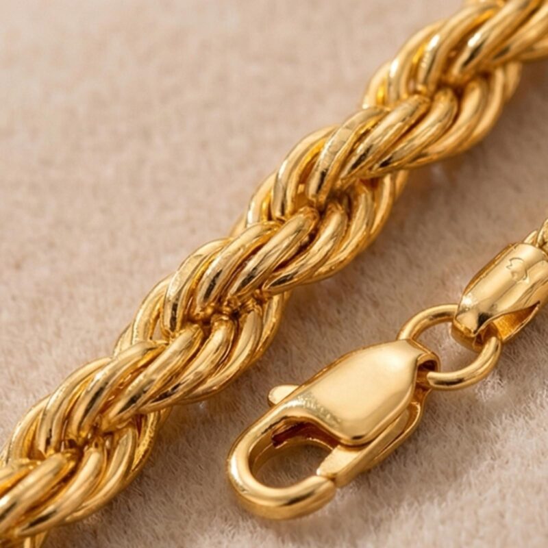 Alternative view of Exquisite 22kt Gold Bracelet: A Timeless Piece of Artistry and Elegance