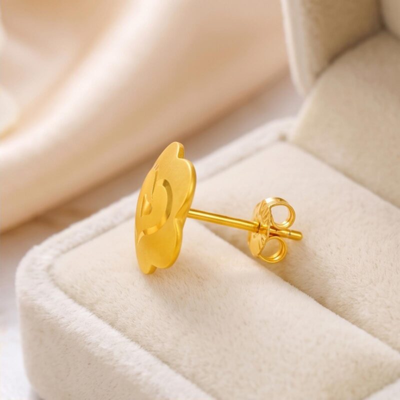 Alternative view of Elegant Craftsmanship: 18kt Gold  Earrings for Timeless Beauty