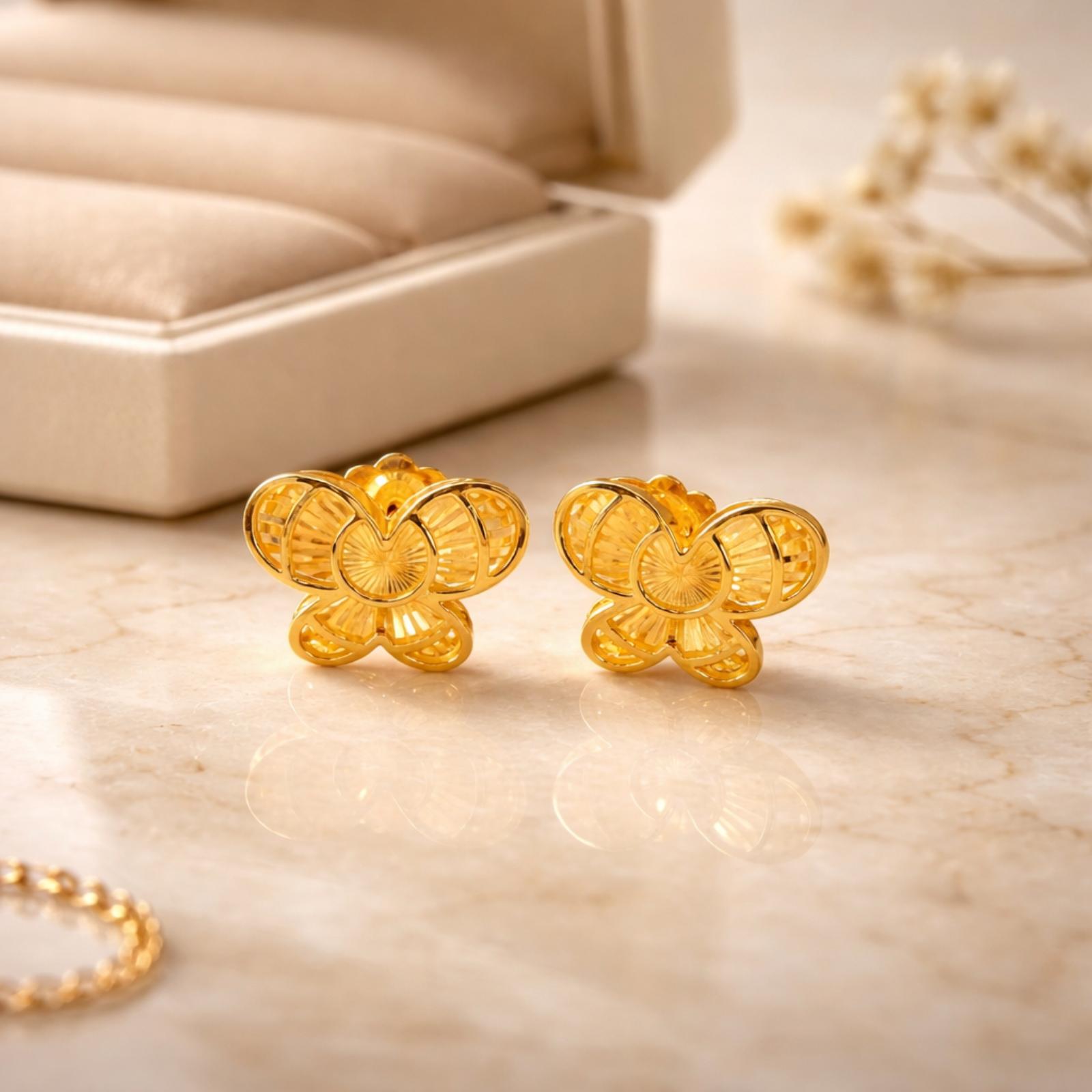 Elevate Your Look with 22kt Gold Stud Earrings - Image 5