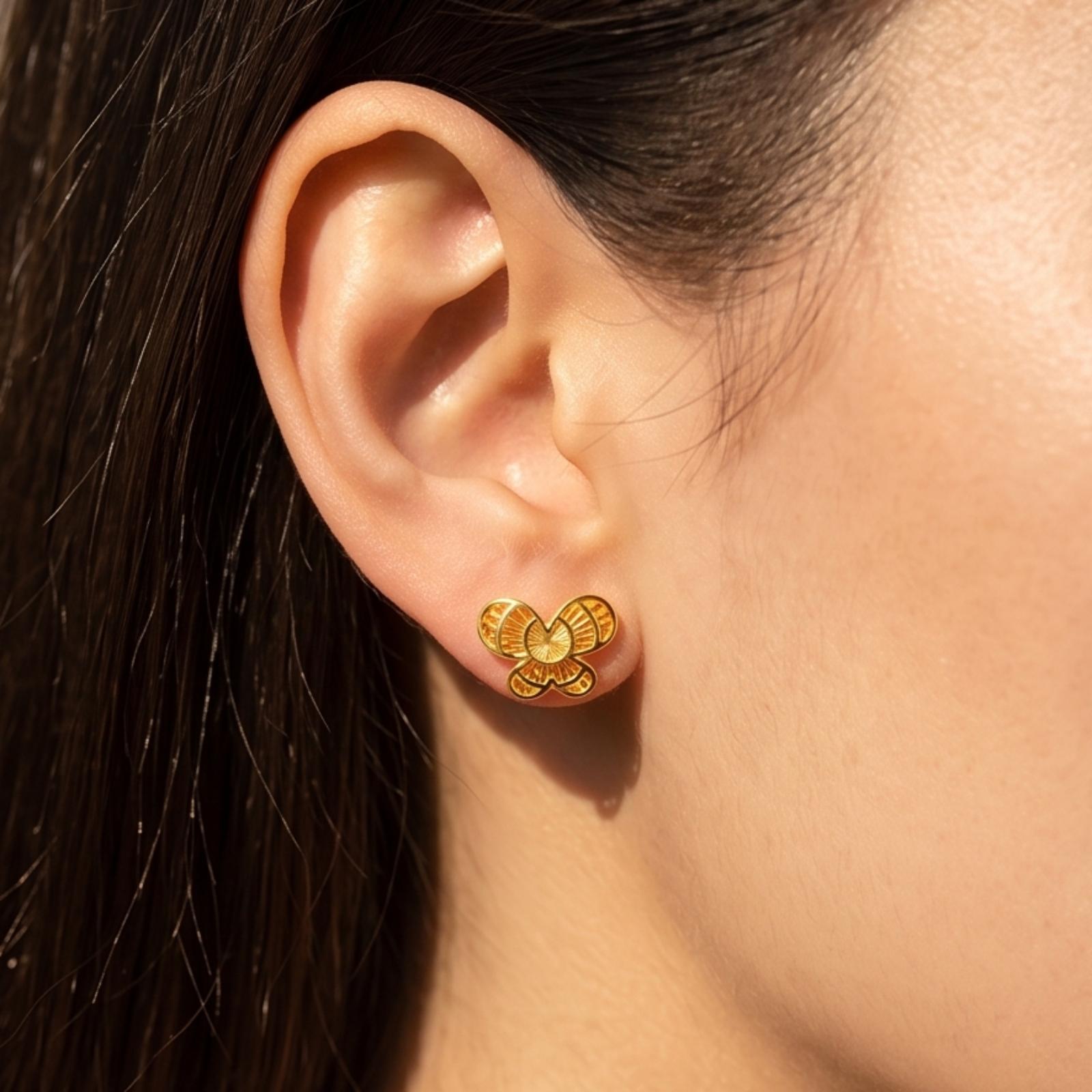 Elevate Your Look with 22kt Gold Stud Earrings - Image 3