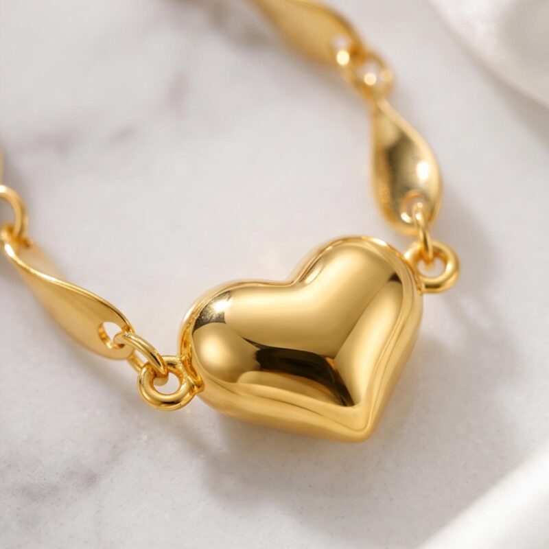 Alternative view of Luxurious 18KT Gold Necklace Designs