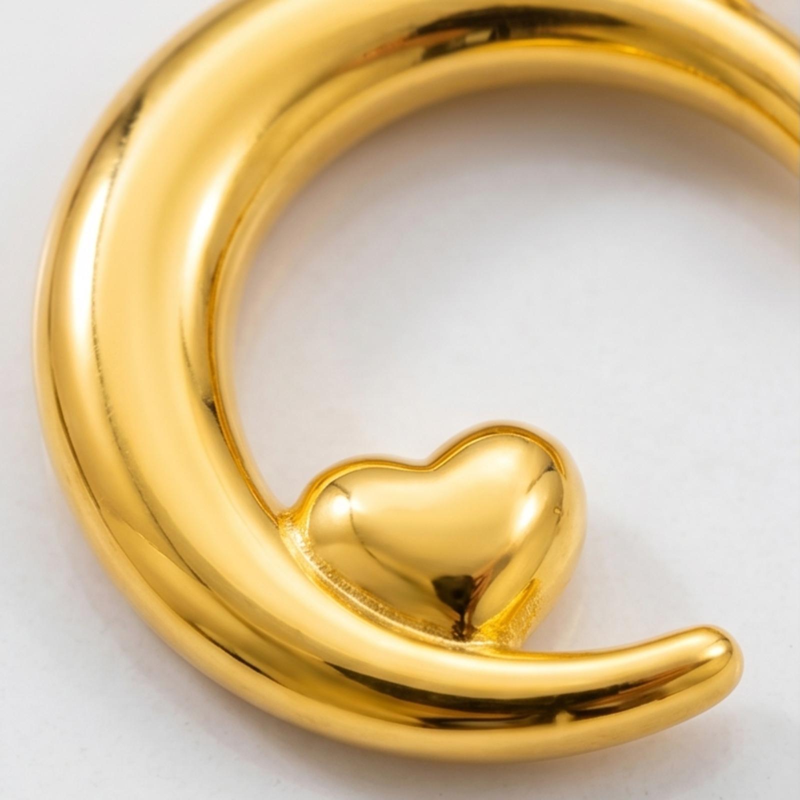 Embrace True Luxury with 21 Karat Gold Necklaces - Image 3