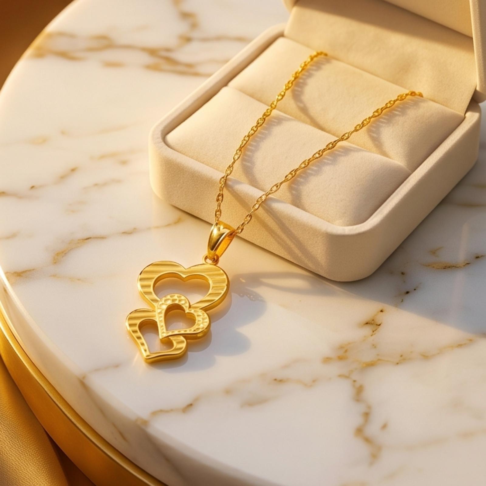 A Symbol of Love ? 21K Gold Necklace - Image 2