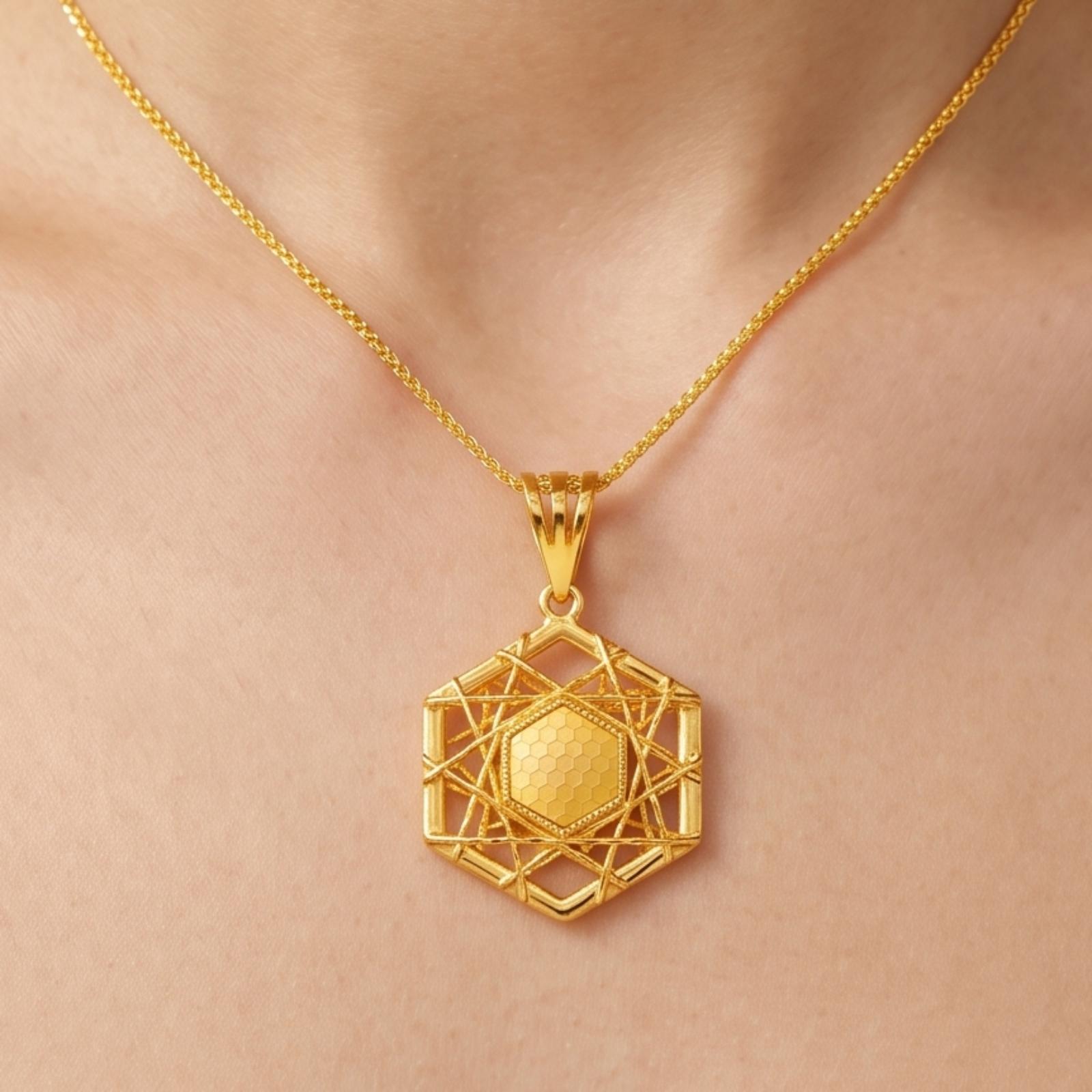Luxury in Every Curve: 22kt Gold Pendant - Image 3