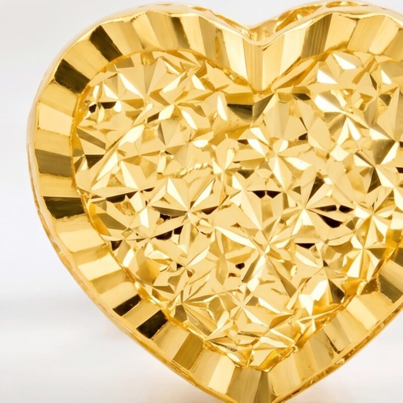 Alternative view of Everyday Elegance in 18K Gold Earrings at Bafleh Jewellery