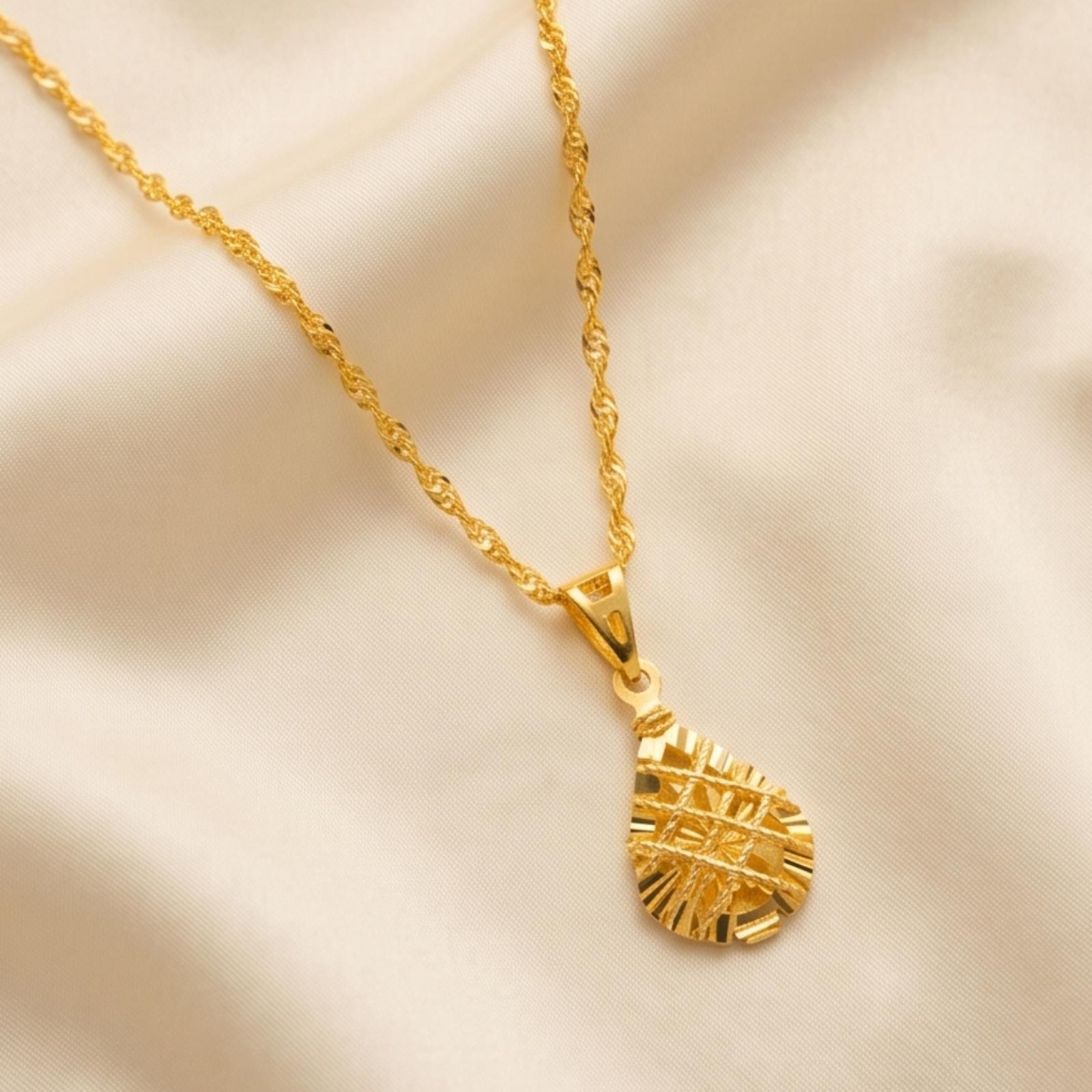 Embrace the Elegance of Nature with This Radiant 22K Gold Necklace - Image 2