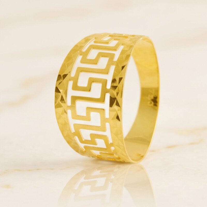 Bold Expressions in Lightweight 18K Gold